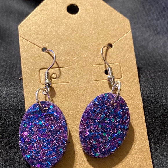 Resin - Picture 2 of 5